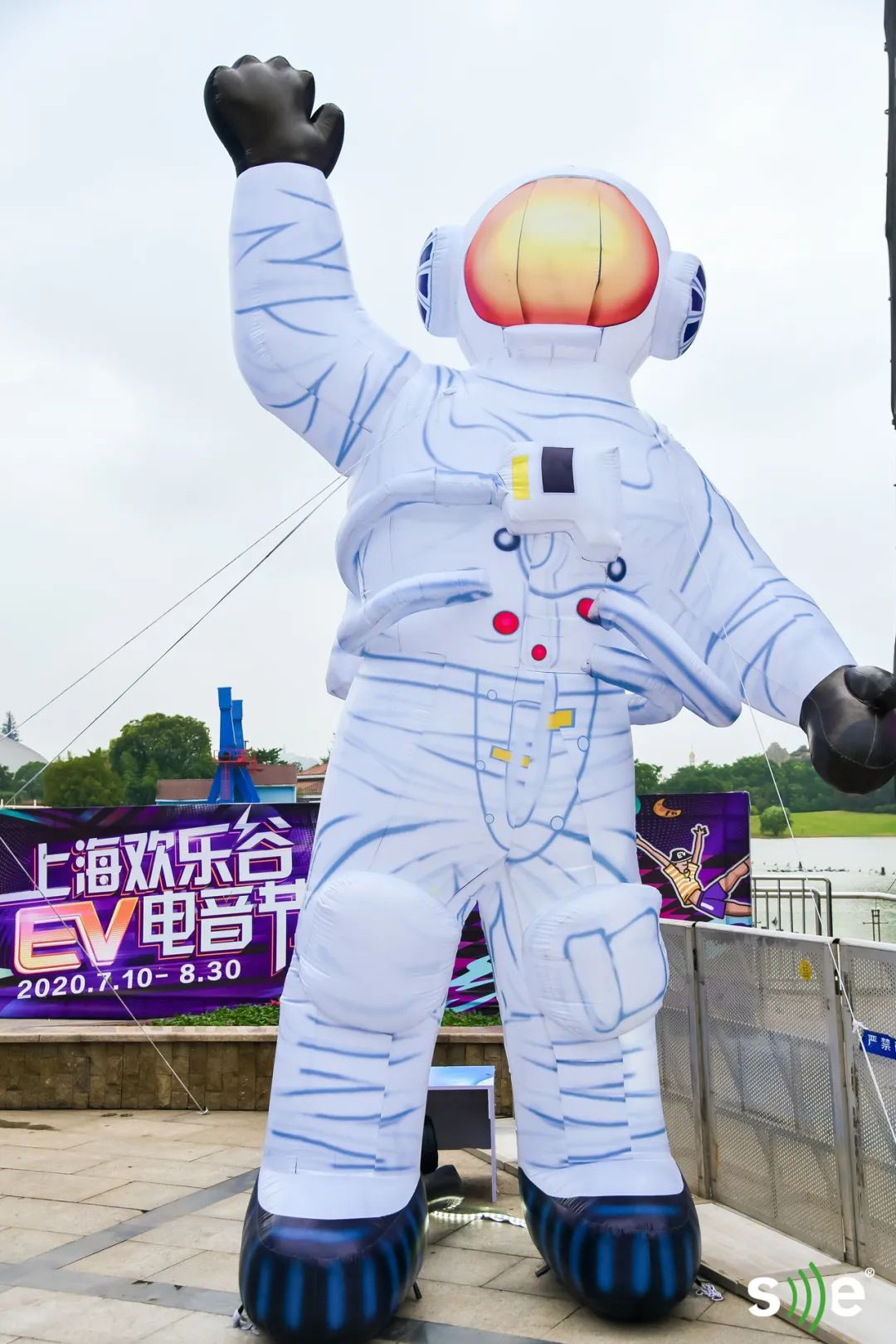 上海欢乐谷EV电音节活动化身迷幻宇宙，策划的主题派对燃爆夏日 美陈网站 美陈前沿 