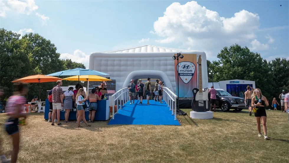 现代汽车音乐节上的体验活动策划的巨大帐篷吸引了超多注意力 美陈网站 美陈前沿 