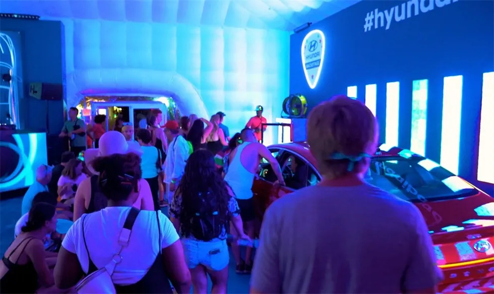 现代汽车音乐节上的体验活动策划的巨大帐篷吸引了超多注意力 美陈网站 美陈前沿 