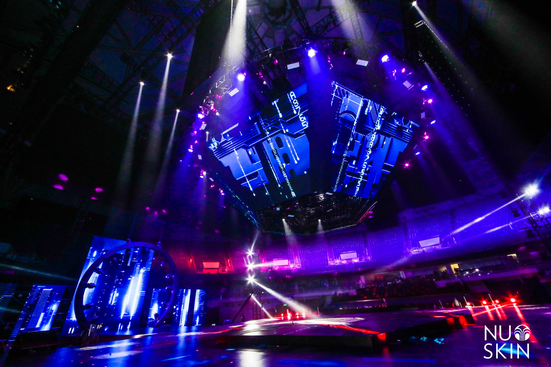 如新超级年会活动策划以年轻人喜欢的方式点燃了全场激情 美陈网站 美陈前沿 