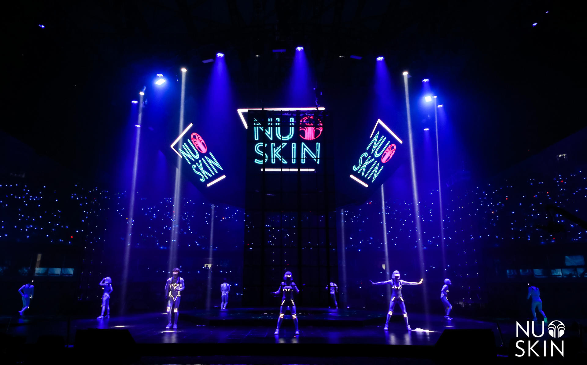 如新超级年会活动策划以年轻人喜欢的方式点燃了全场激情 美陈网站 美陈前沿 