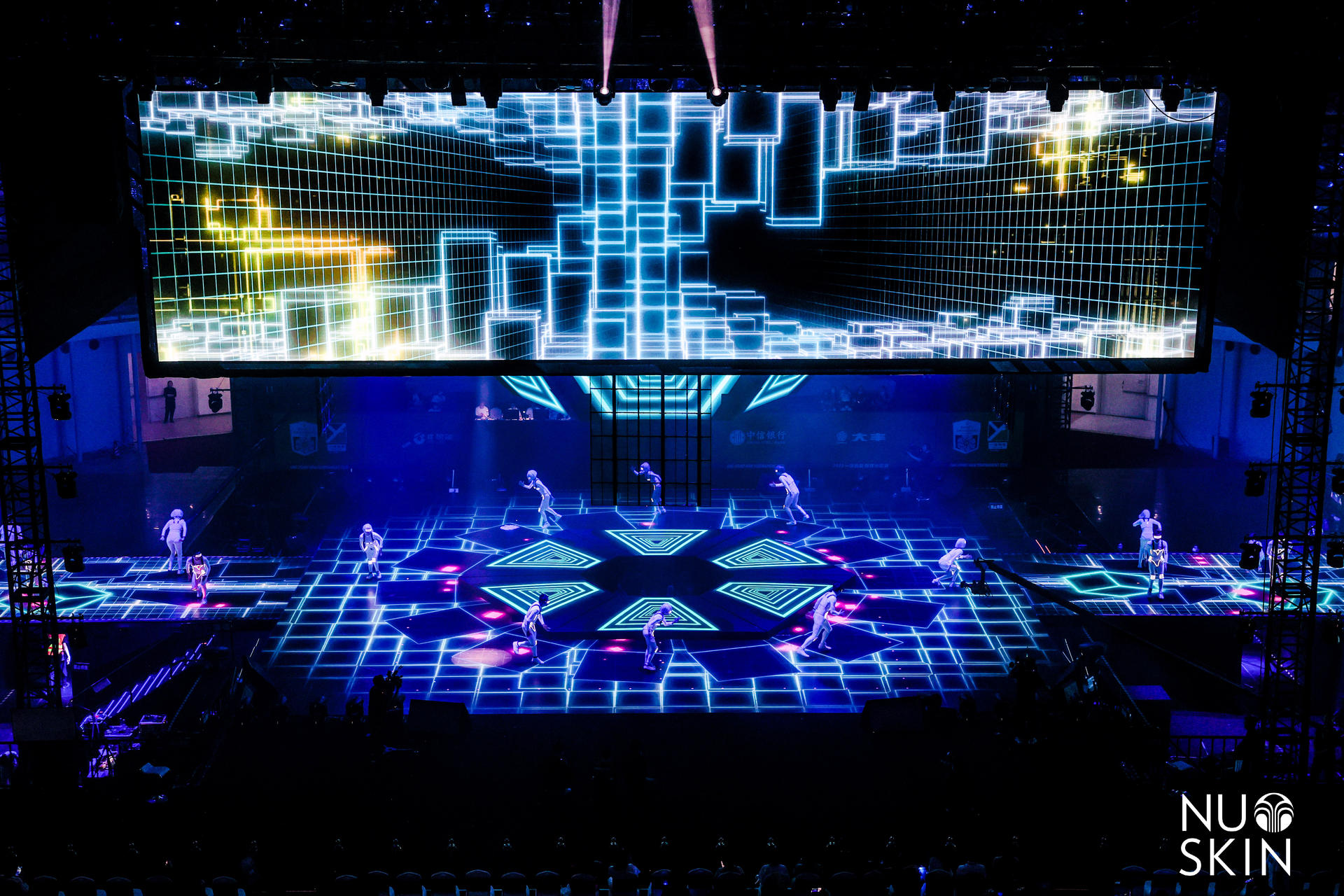 如新超级年会活动策划以年轻人喜欢的方式点燃了全场激情 美陈网站 美陈前沿 