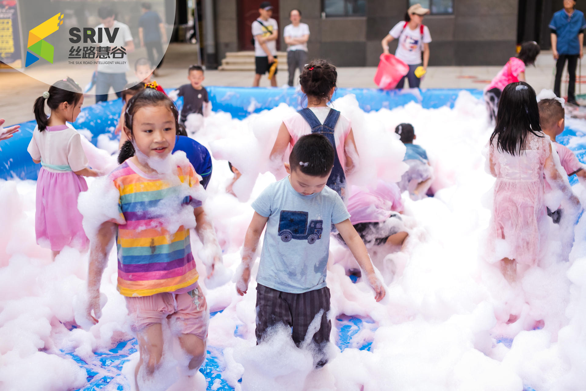 概念街区开街仪式活动策划空降知名乐队，爆梗频出尖叫不断 美陈网站 美陈前沿 