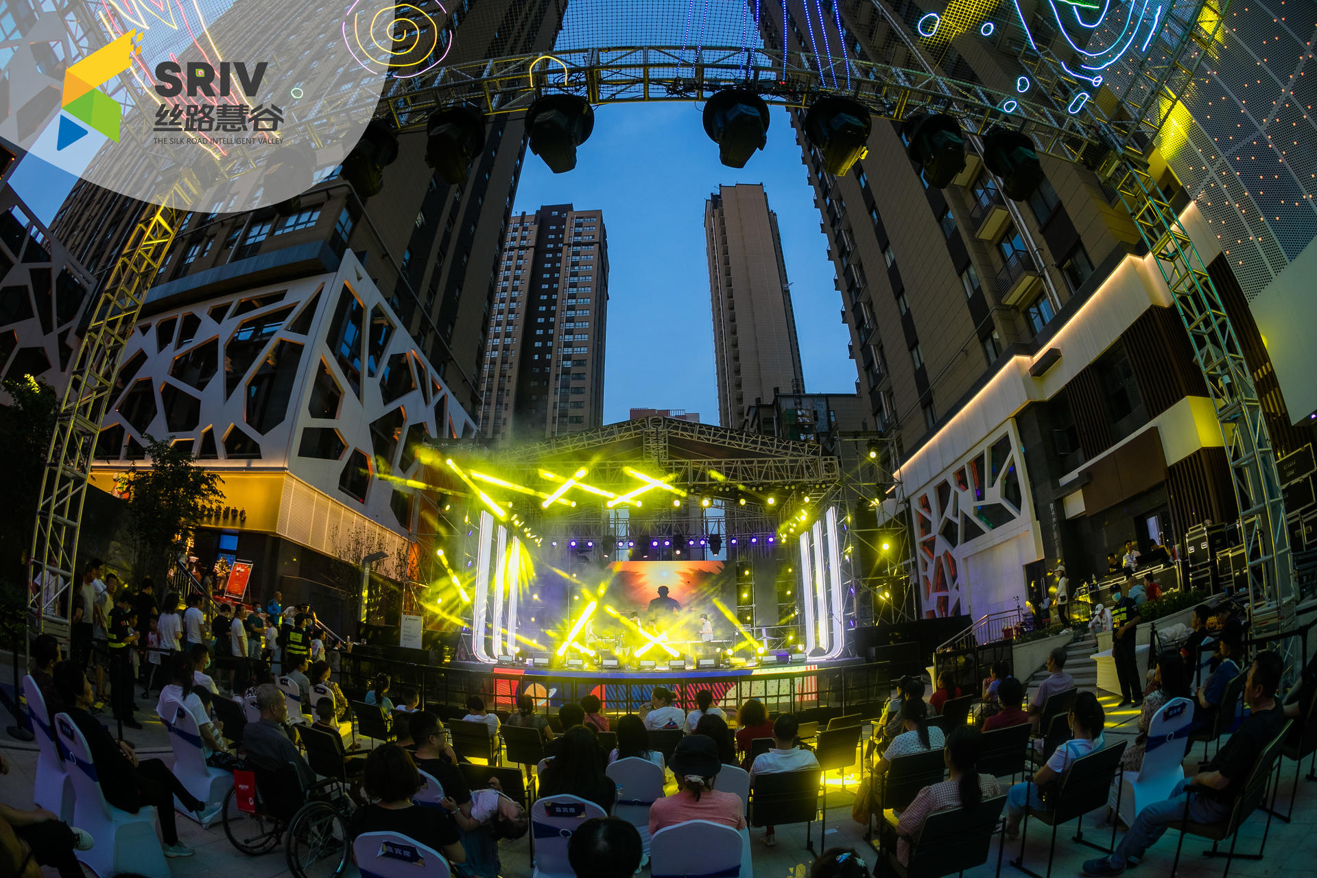 概念街区开街仪式活动策划空降知名乐队，爆梗频出尖叫不断 美陈网站 美陈前沿 