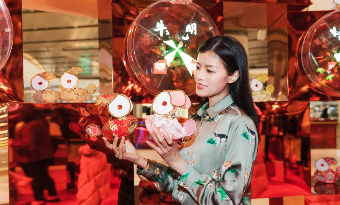 外滩元宵活动策划的美陈设计敲别致，还能跨越艺术与生活的匠心之旅