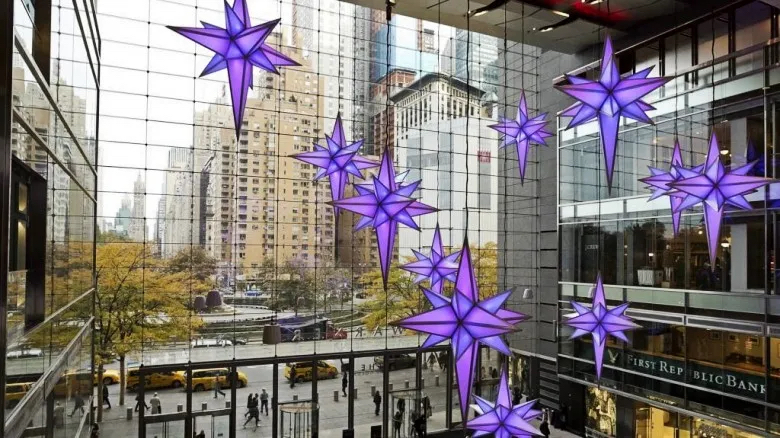 Holiday Under the Stars大型灯光秀活动策划的12颗星星很耀眼