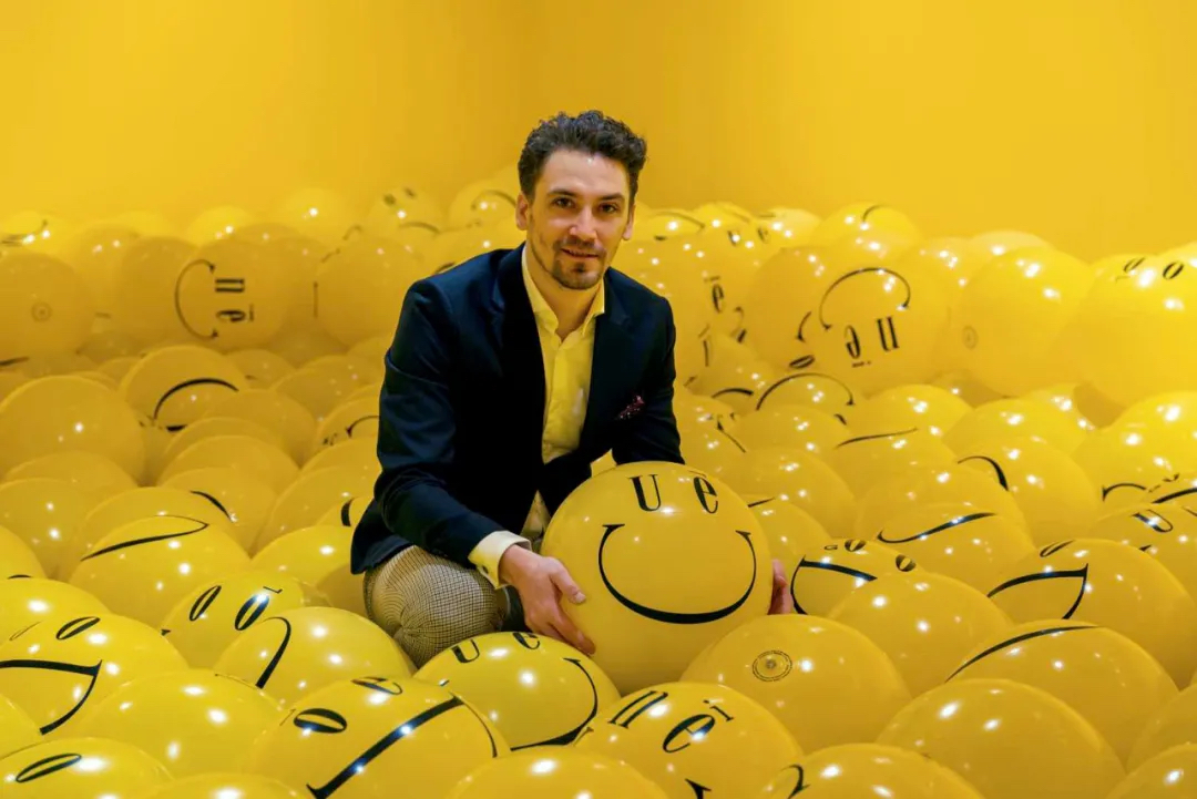 招牌笑脸球emograms新春展览活动策划超happy,金银满屋福满年