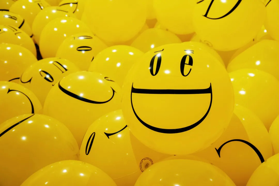 招牌笑脸球emograms新春展览活动策划超happy,金银满屋福满年