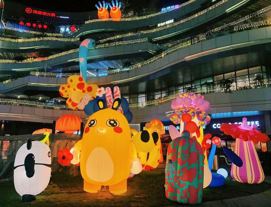 成都大悦城五周年与小精灵们策划了一场奇幻的暖冬活动策划