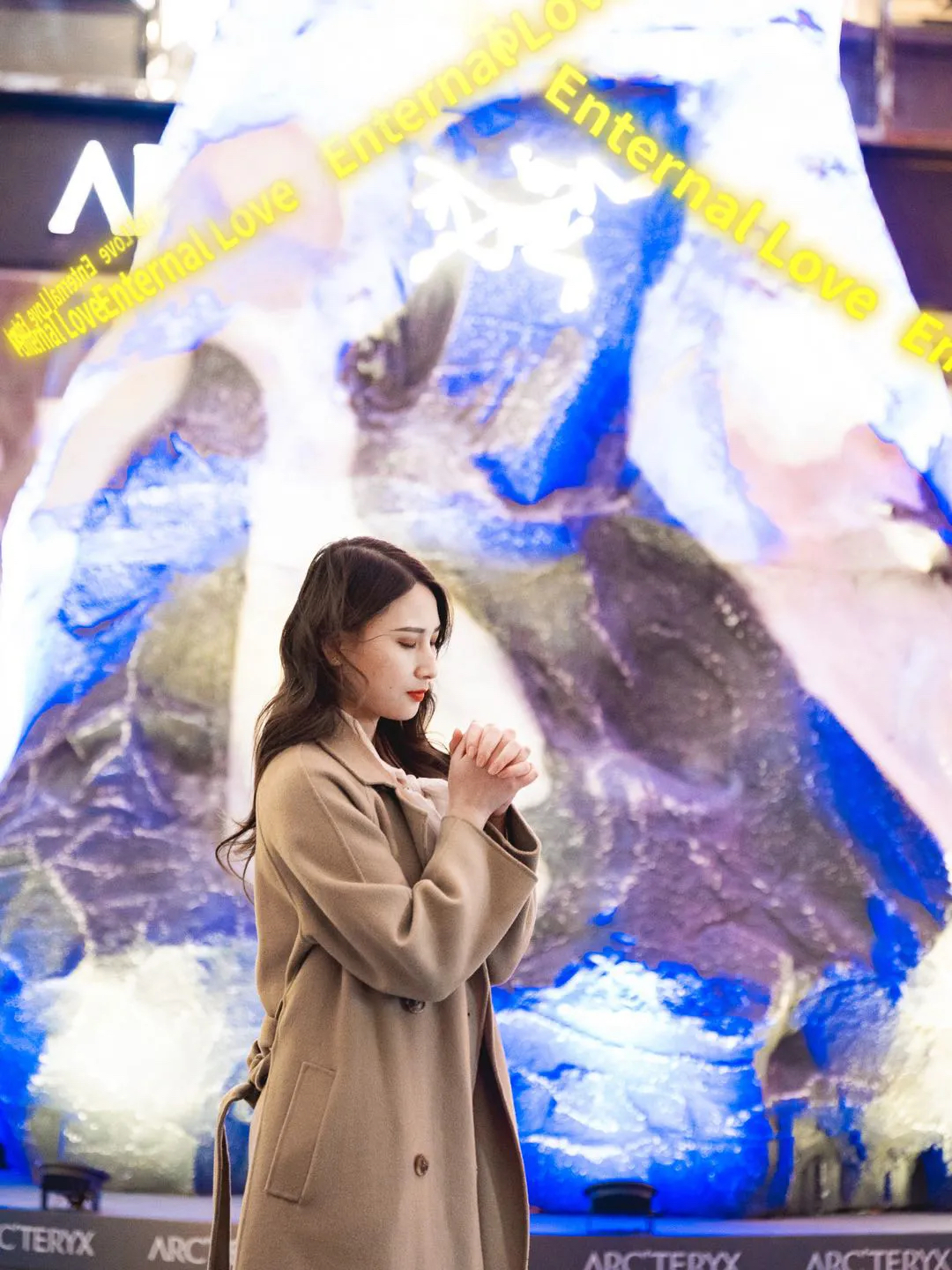 神秘许愿雪山自带VR投影装置，暖了这个冬天的圣诞活动策划