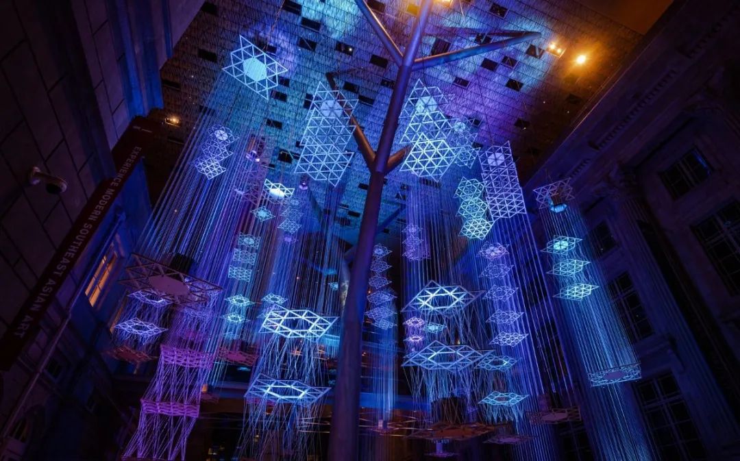 浮城的互动展览活动装置太梦幻了，搭配音乐更像一场表演