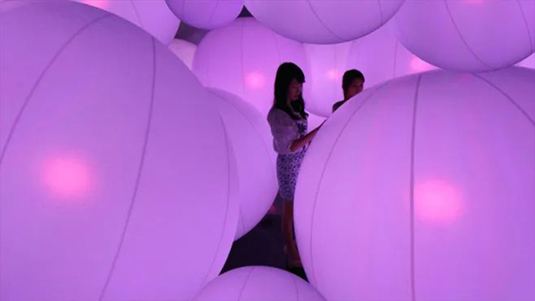 这批2020年流行色的美陈展览活动浓浓的浪漫格调