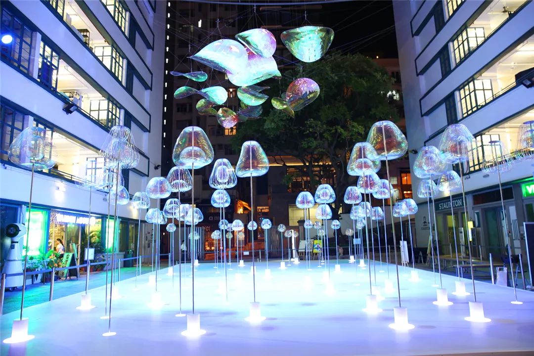 当商场美陈展览活动遇上科技与艺术时，富有创意的艺术作品惊艳了