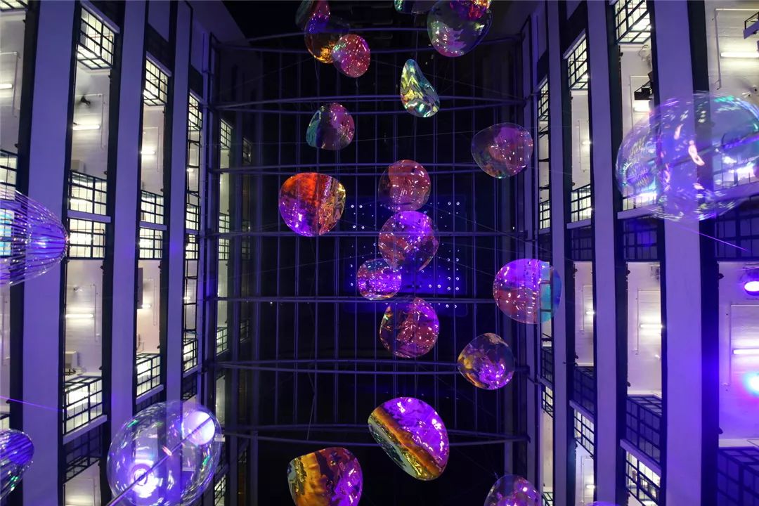 当商场美陈展览活动遇上科技与艺术时，富有创意的艺术作品惊艳了