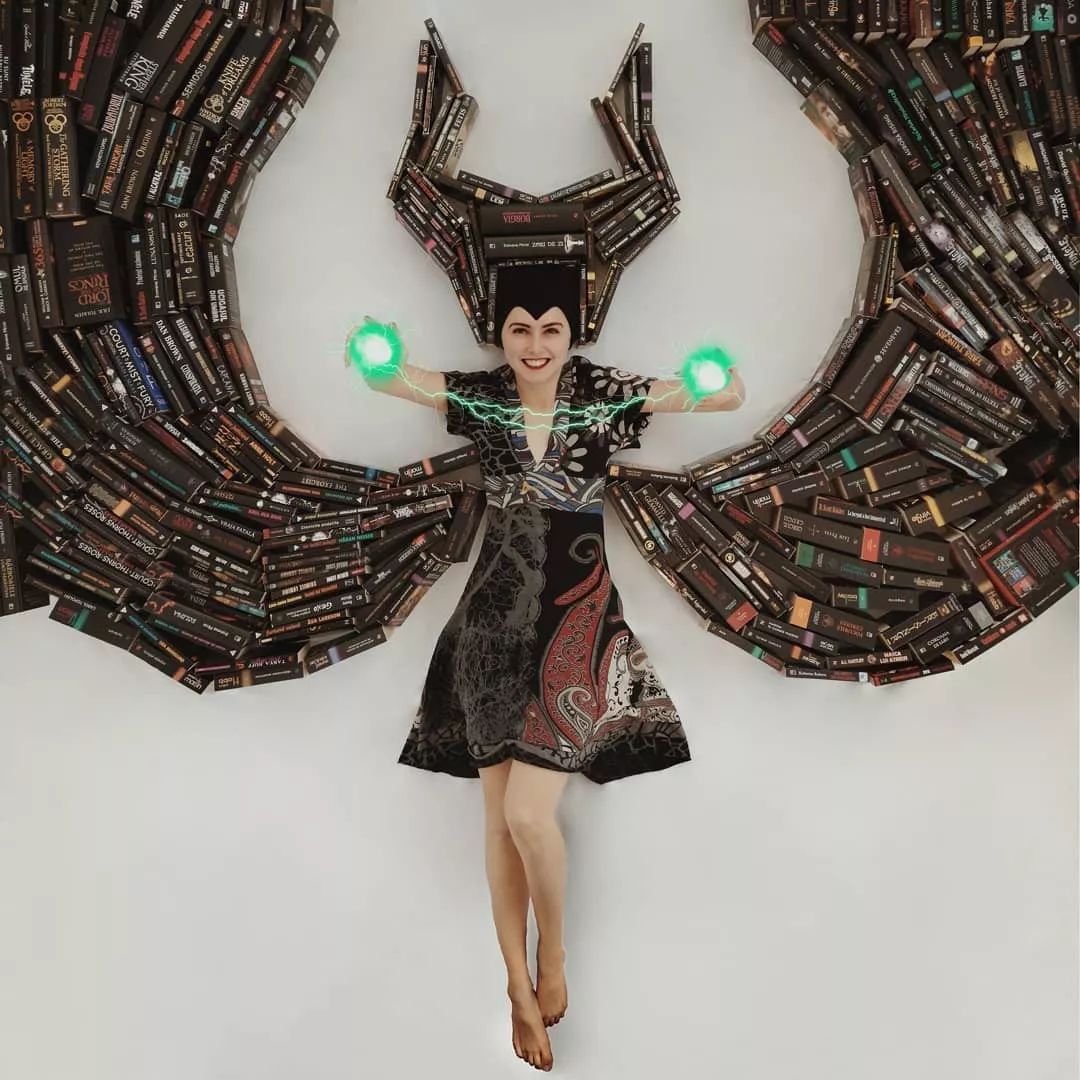 书中自有黄金屋,会展活动现场策划个书本的拍照打卡点也能黄金万两吧