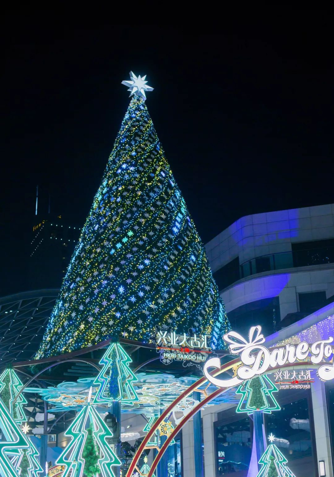 叮叮当叮叮当，铃儿响叮当！太古汇的圣诞商场美陈萌爆了！