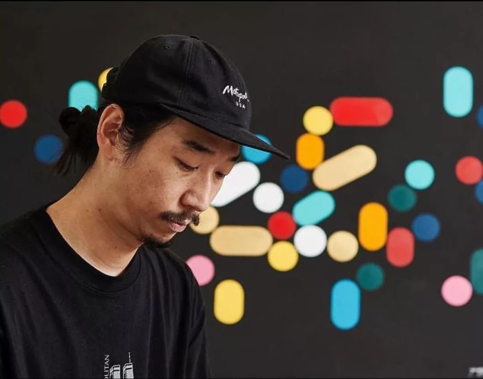 不好，有一群可爱的姜饼人围绕着圣诞节的美陈设计嬉戏玩耍，快去瞅瞅