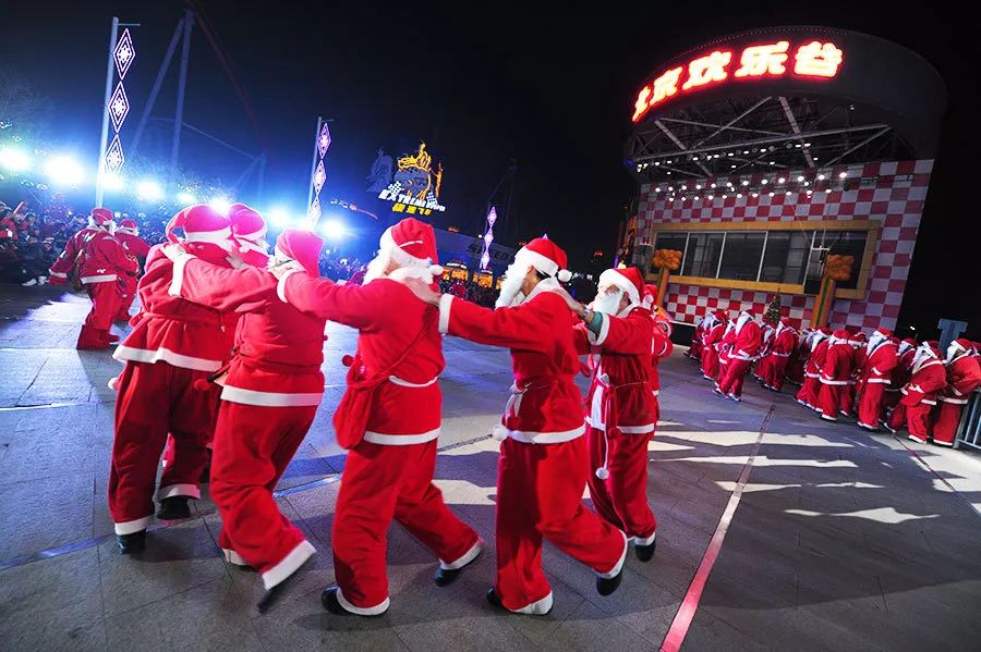 参加圣诞节活动就来这里,让你一言不合就跳舞!