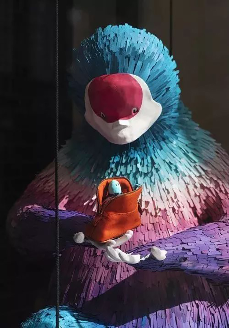 橱窗的活动策划也是一场小型舞台剧，精致而时尚