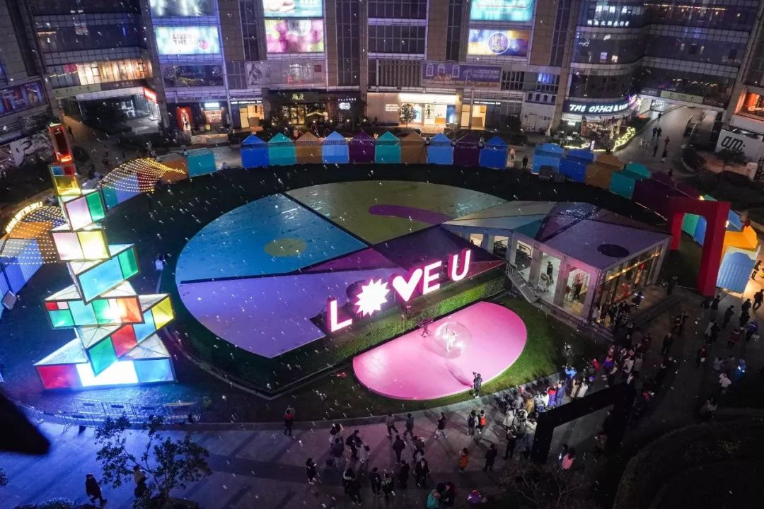 浪漫飘雪年味市集活动精彩不错,策划的互动表演活动让人沉醉