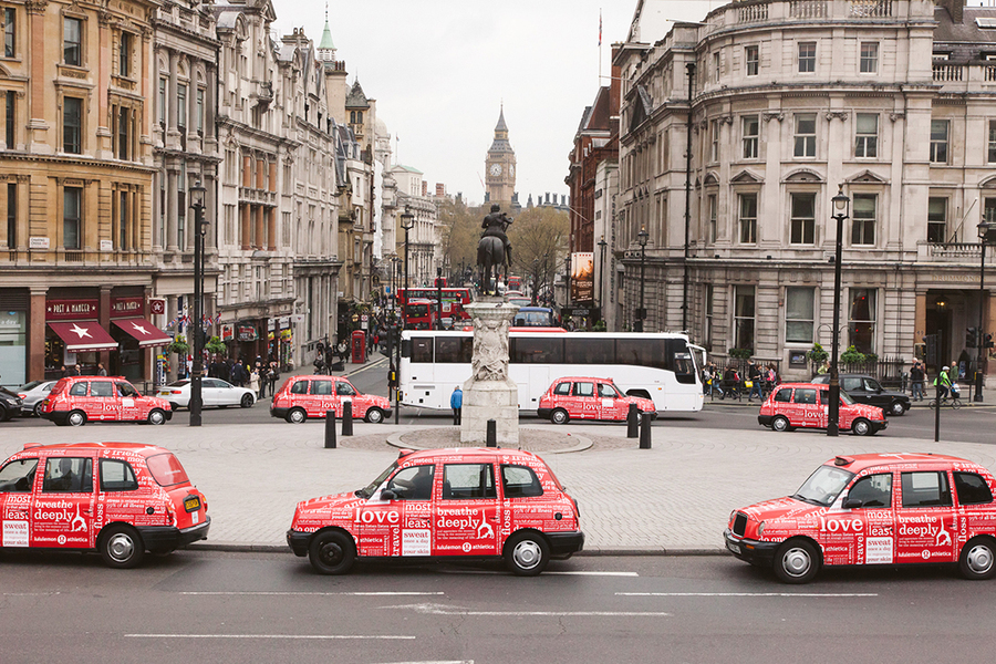 Lululemon这场红色开业造势轰动了英国市场