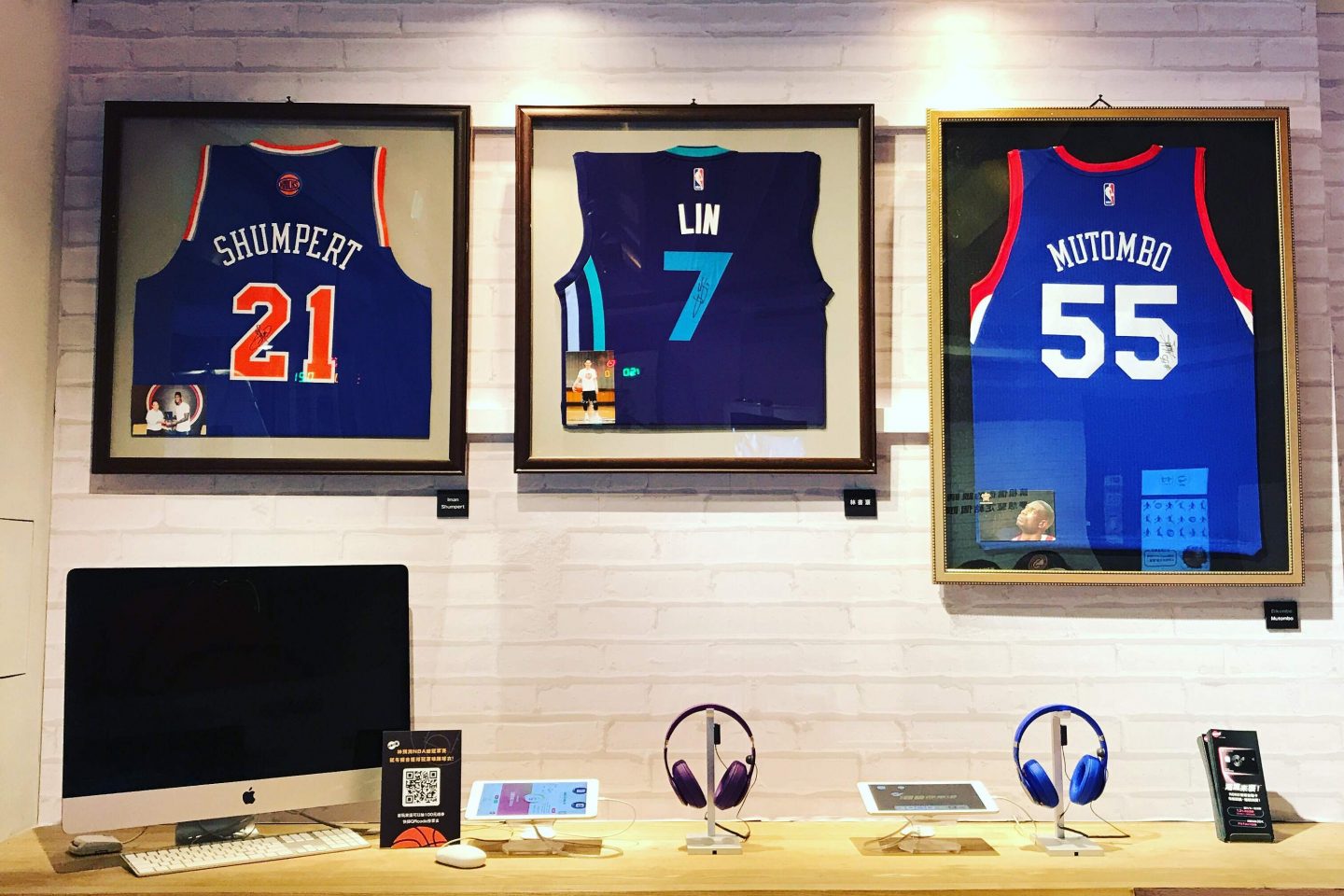 快约上男友一起去初心篮球场投篮啦