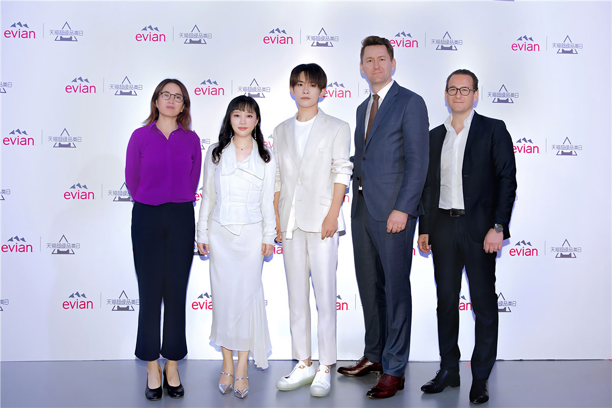 依云“水之旅”艺术展唤醒青春活力,活出年轻新态度