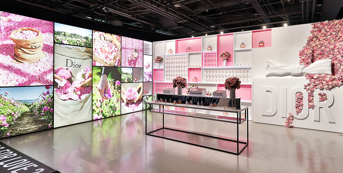 这是爱与玫瑰的告白快闪店，馥郁香气，魅力永恒