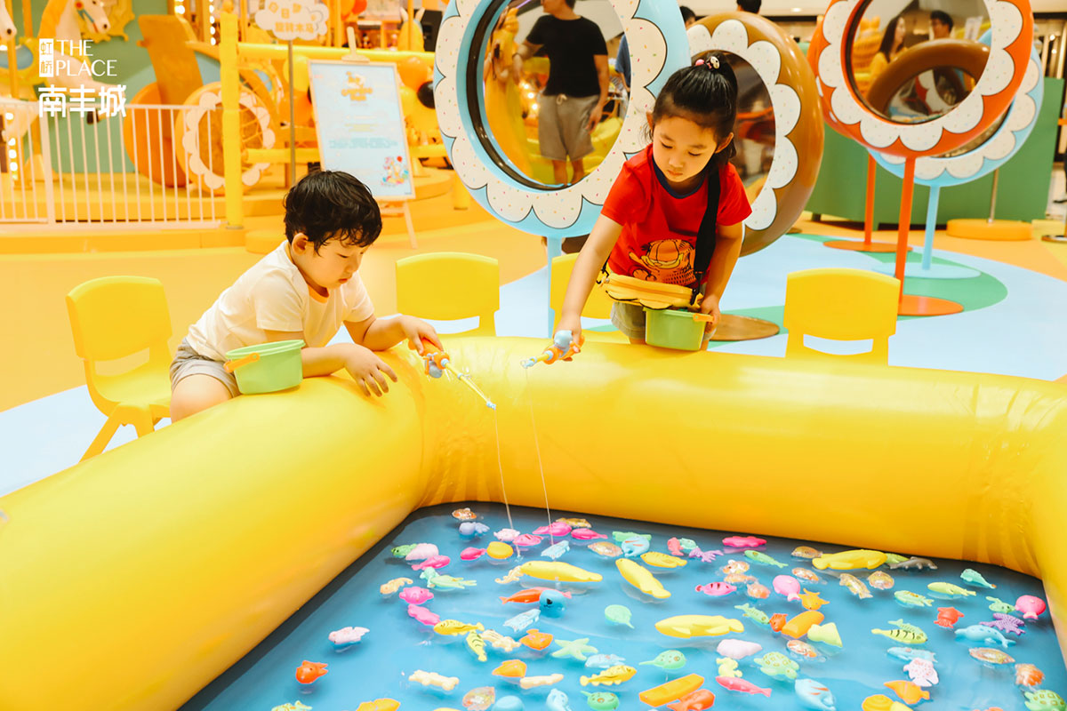 加菲猫玩的这是啥？竟然邀请我们去做梦？这未免太神奇了吧！