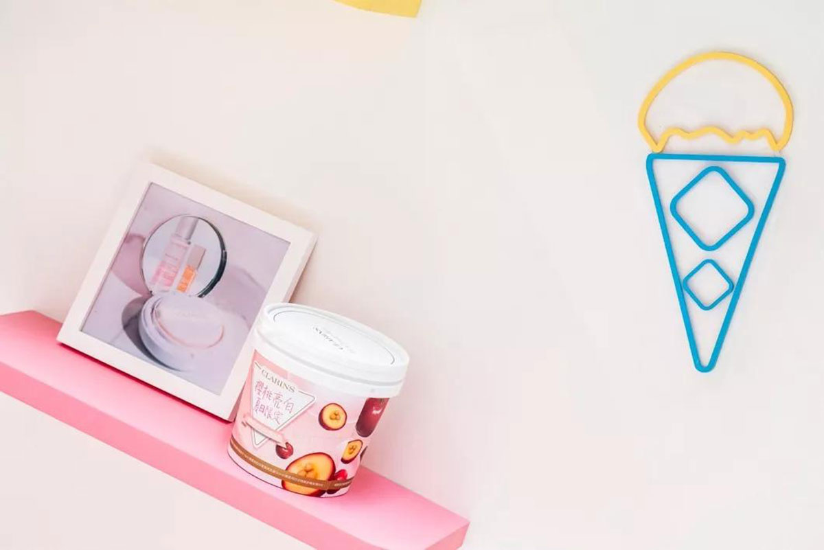 这个美妆快闪店策划得满满的少女心，萌翻了全场