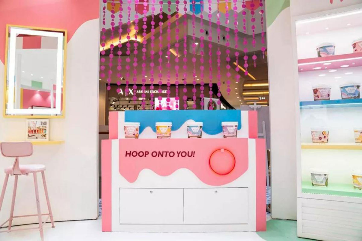 这个美妆快闪店策划得满满的少女心，萌翻了全场