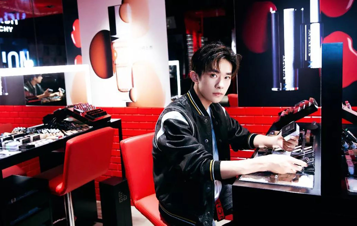 纪梵希这个美妆快闪店策划的那是满满的黑科技啊！