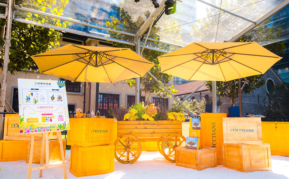 一起来一场探索普罗旺斯的快闪店之旅如何?透明篷房、热气球一一等你来解锁