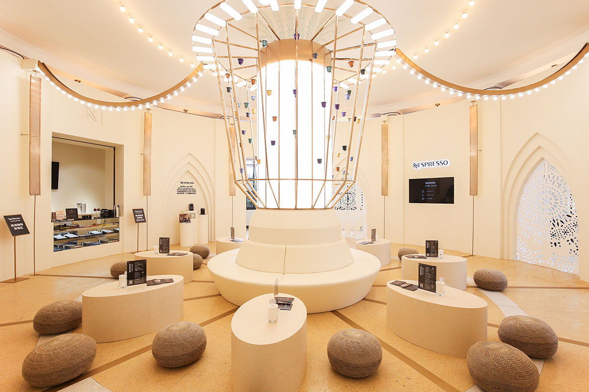 胶囊式的快闪店策划就数NESPRESSO的历史感最浓了