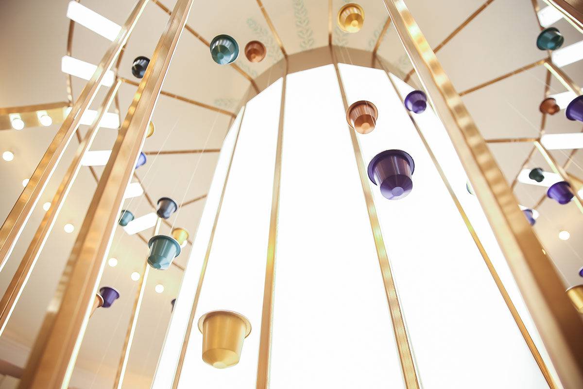 胶囊式的快闪店策划就数NESPRESSO的历史感最浓了