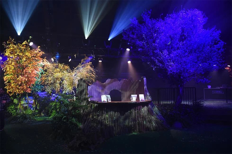 沉浸式体验的推广活动让我们更接近永久的夏天，也震惊了我们的感官