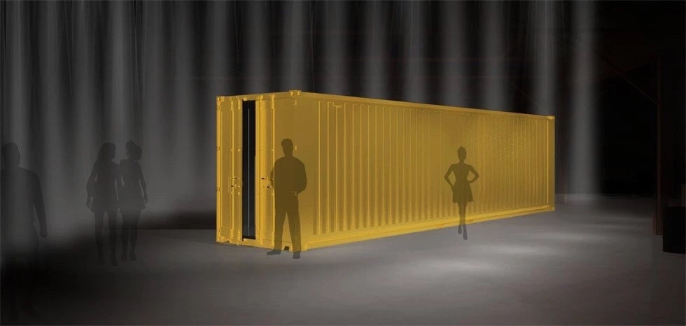 又一个集装箱式的快闪店抢占了眼球，这次的还是金灿灿的“宝藏”装置