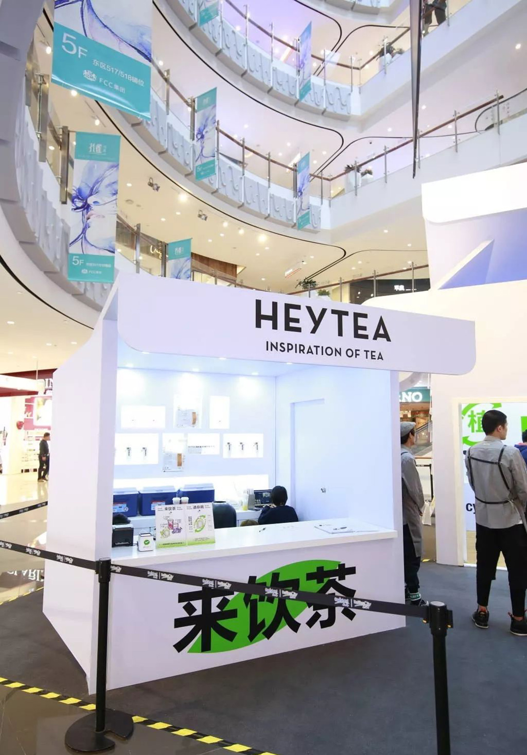 环保再生的快闪店策划，更多意义是为了响应垃圾分类和提高环保意识