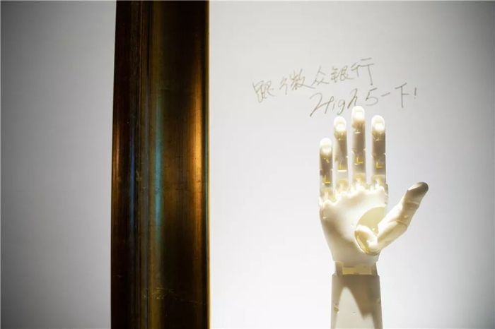 北京798这个艺术展览策划看点真多，一次集结了这么多艺术家们，真香！