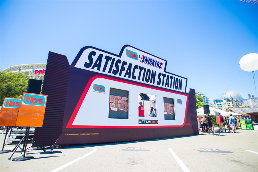 士力架的这场“非英雄”角色配对快闪店俨然成为最受欢迎的活动了