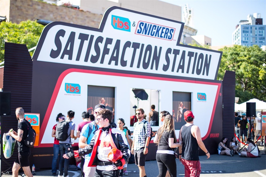 士力架的这场“非英雄”角色配对快闪店俨然成为最受欢迎的活动了