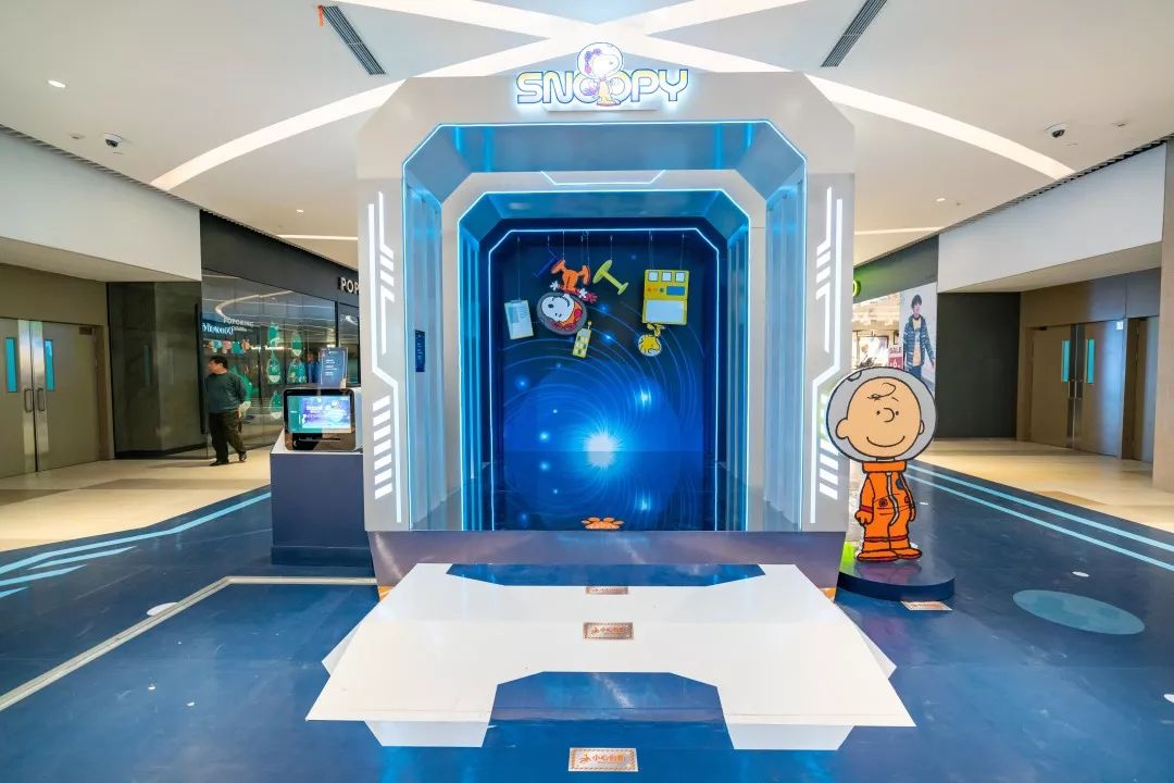 史努比主题快闪店陪我们一同开启了“宇宙解压之旅”