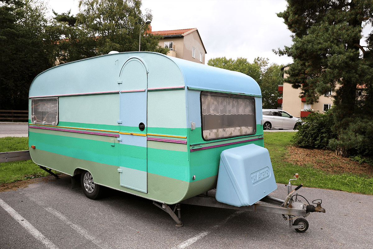 把快闪店活动策划成移动式大篷车,教难民儿童如何DJ