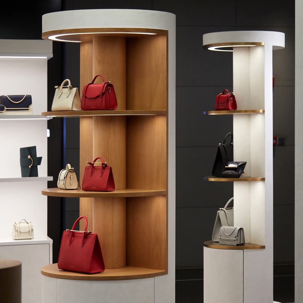 奢侈品牌快闪店活动解锁多样风格，还承包了整个商场的回头率