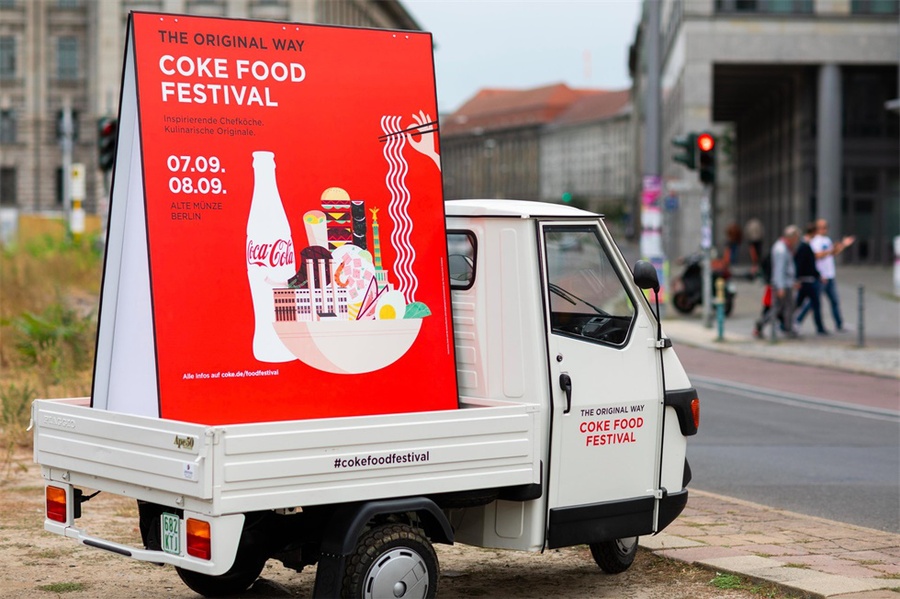 可口可乐以美食快闪店活动策划开场，用最燃音乐和美食点亮活动氛围