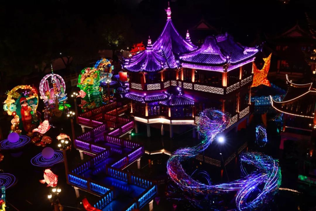 巴黎欧莱雅灯会快闪店活动诠释着什么是传统与科技融合、经典与现代碰撞