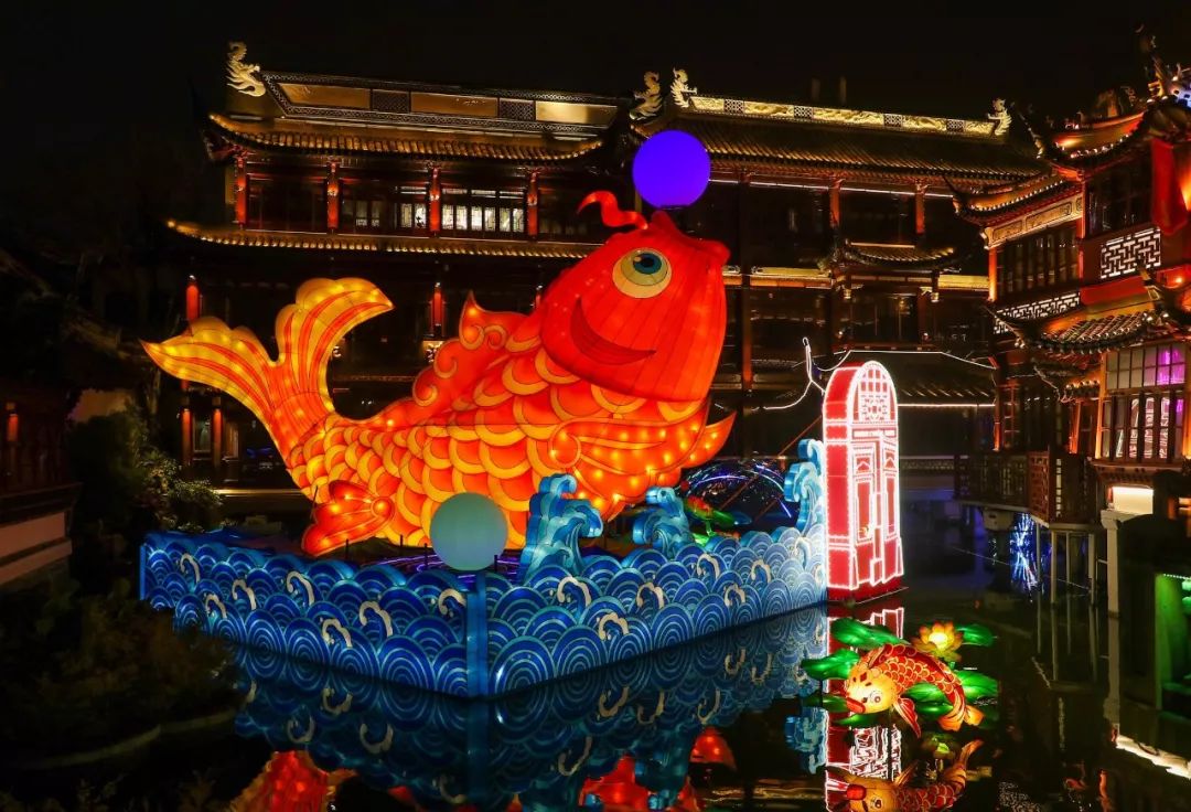 巴黎欧莱雅灯会快闪店活动诠释着什么是传统与科技融合、经典与现代碰撞