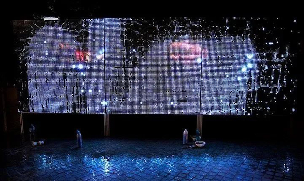 水光涂鸦形式的快闪店活动互动形式也是很好的晚会签到环节尝鲜方式