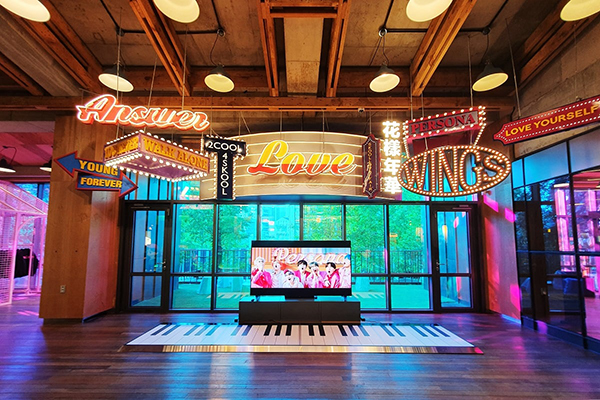 防弹少年团的韩国快闪店活动体验场景满足各种花式打卡，还能买买买