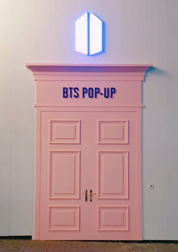 防弹少年团的韩国快闪店活动体验场景满足各种花式打卡,还能买买买